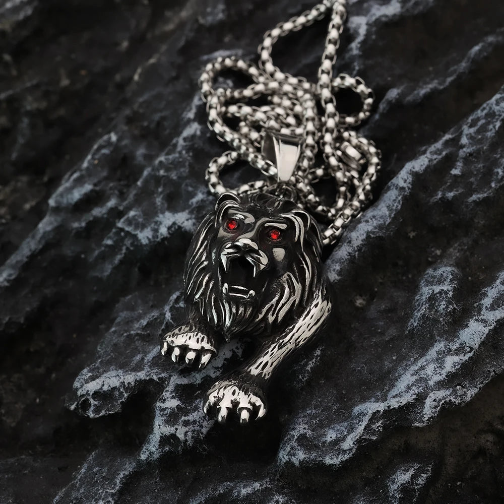 European and American style animal personality retro stainless steel men's jewelry domineering red eyed lion head pendant
