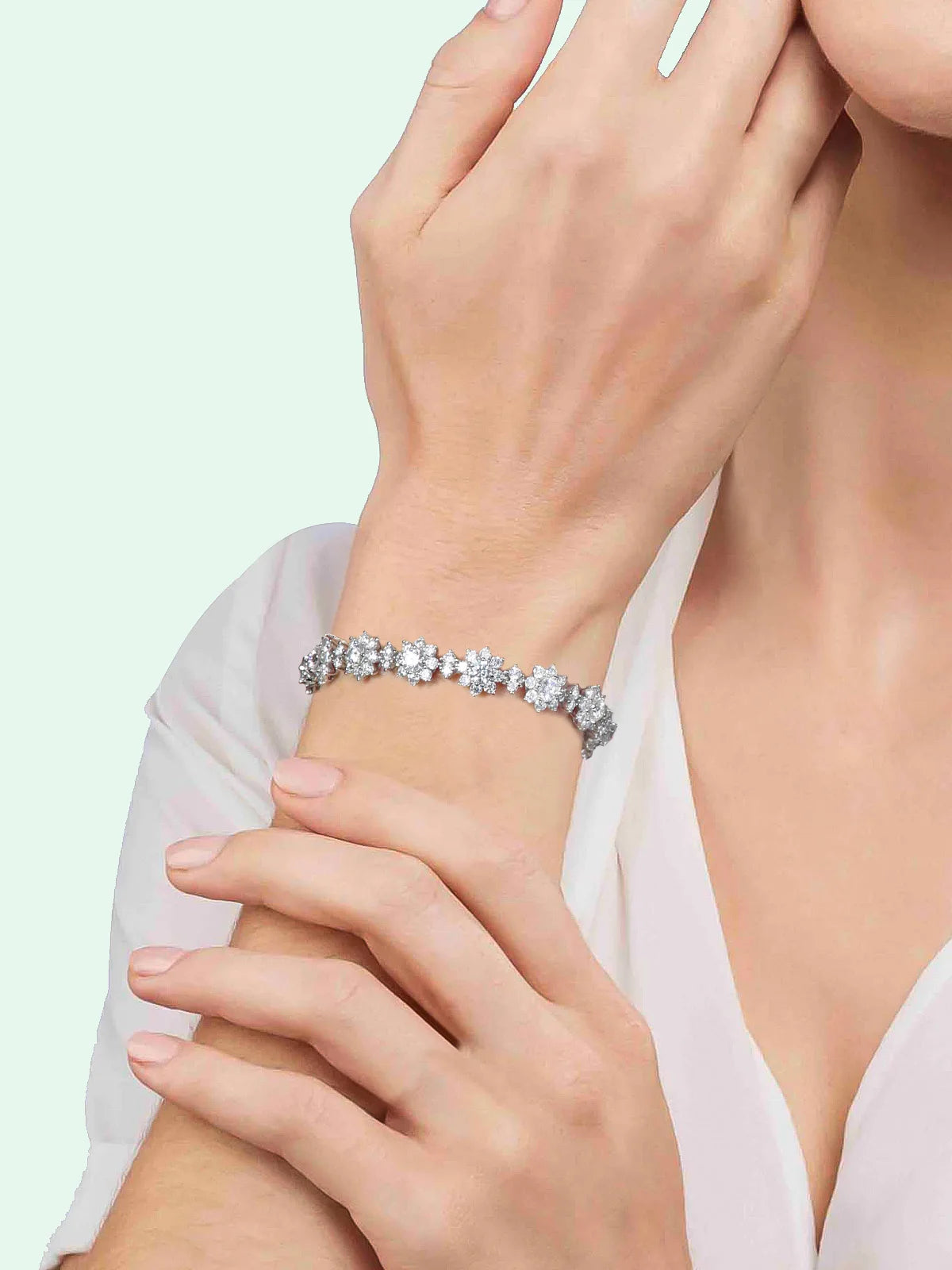 TYYL D Color Moissanite Flower Bracelet 925 Silver Sparkling Diamonds Bangle for Girl Women Sunflower Wedding Fine Jewelry Gifts